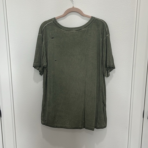 Washed Destructed Scoop Neck Tee - Picture 12 of 12